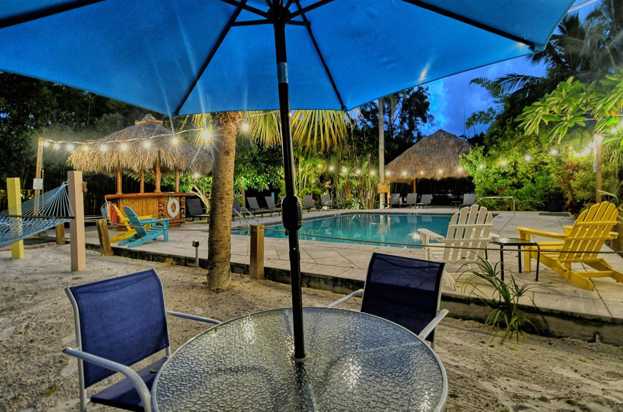 Siesta Key Palms Resort Point O'Rocks المظهر الخارجي الصورة