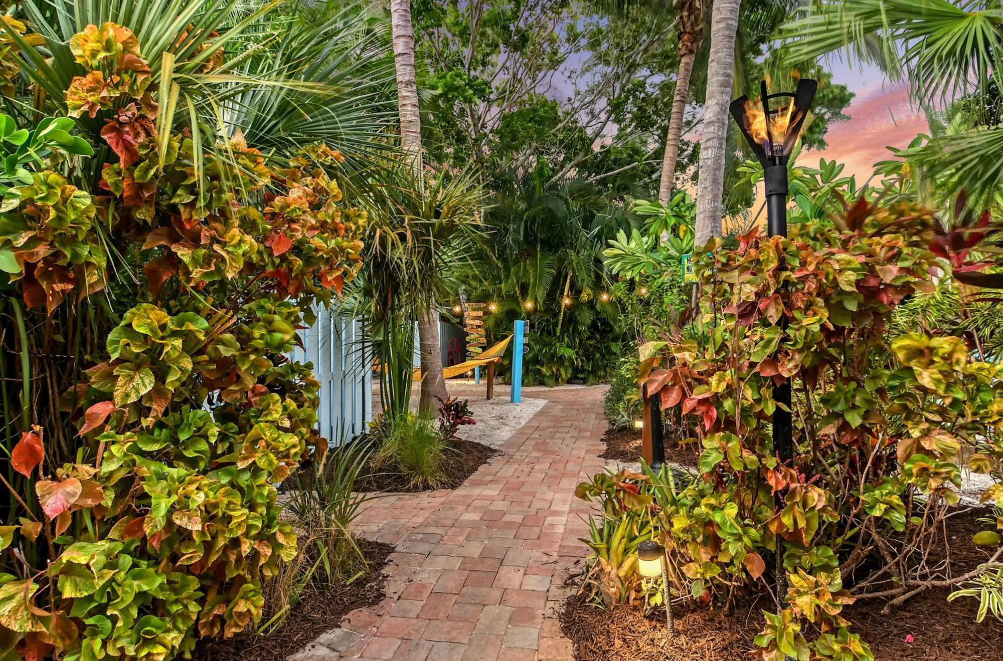 Siesta Key Palms Resort Point O'Rocks المظهر الخارجي الصورة