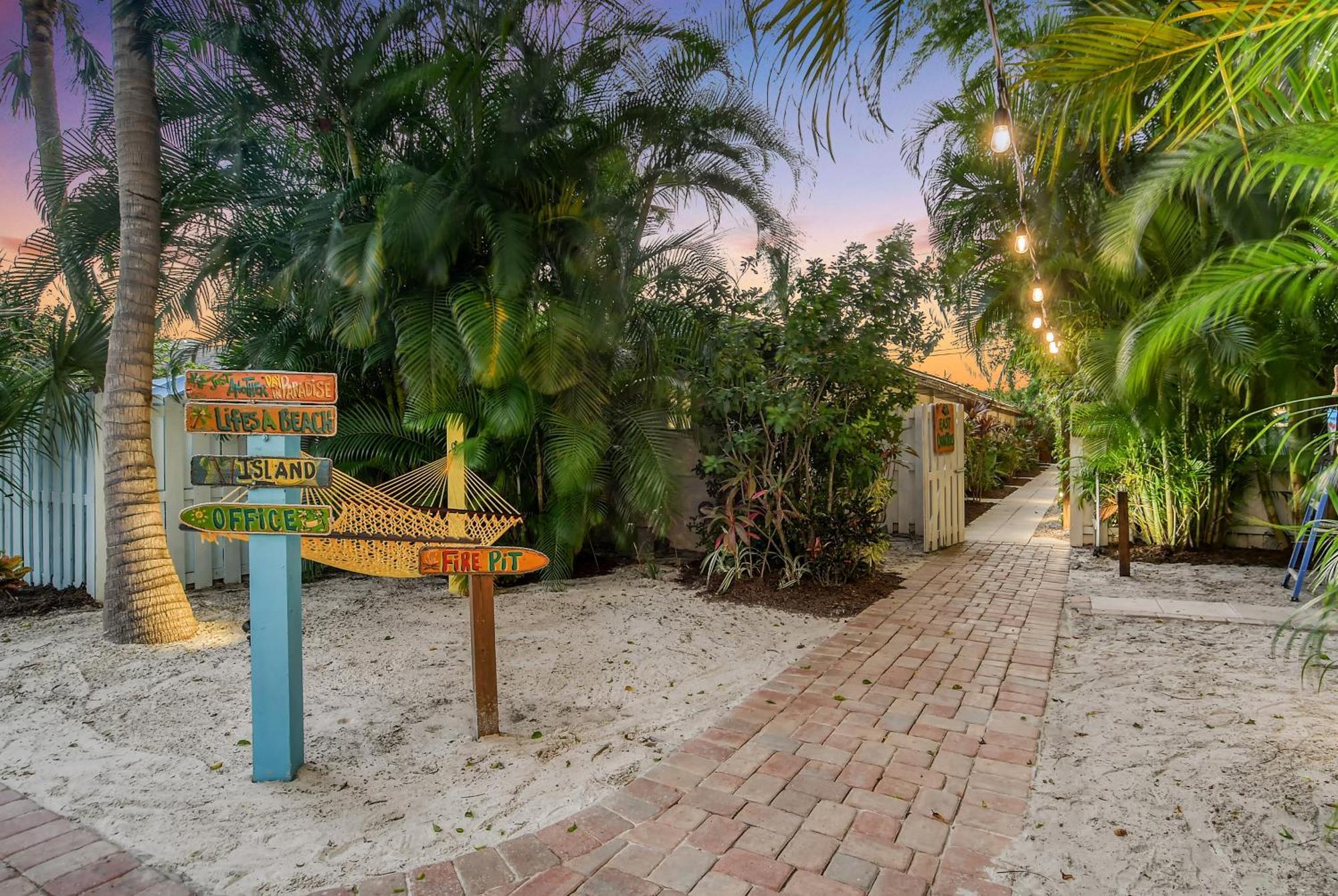 Siesta Key Palms Resort Point O'Rocks المظهر الخارجي الصورة
