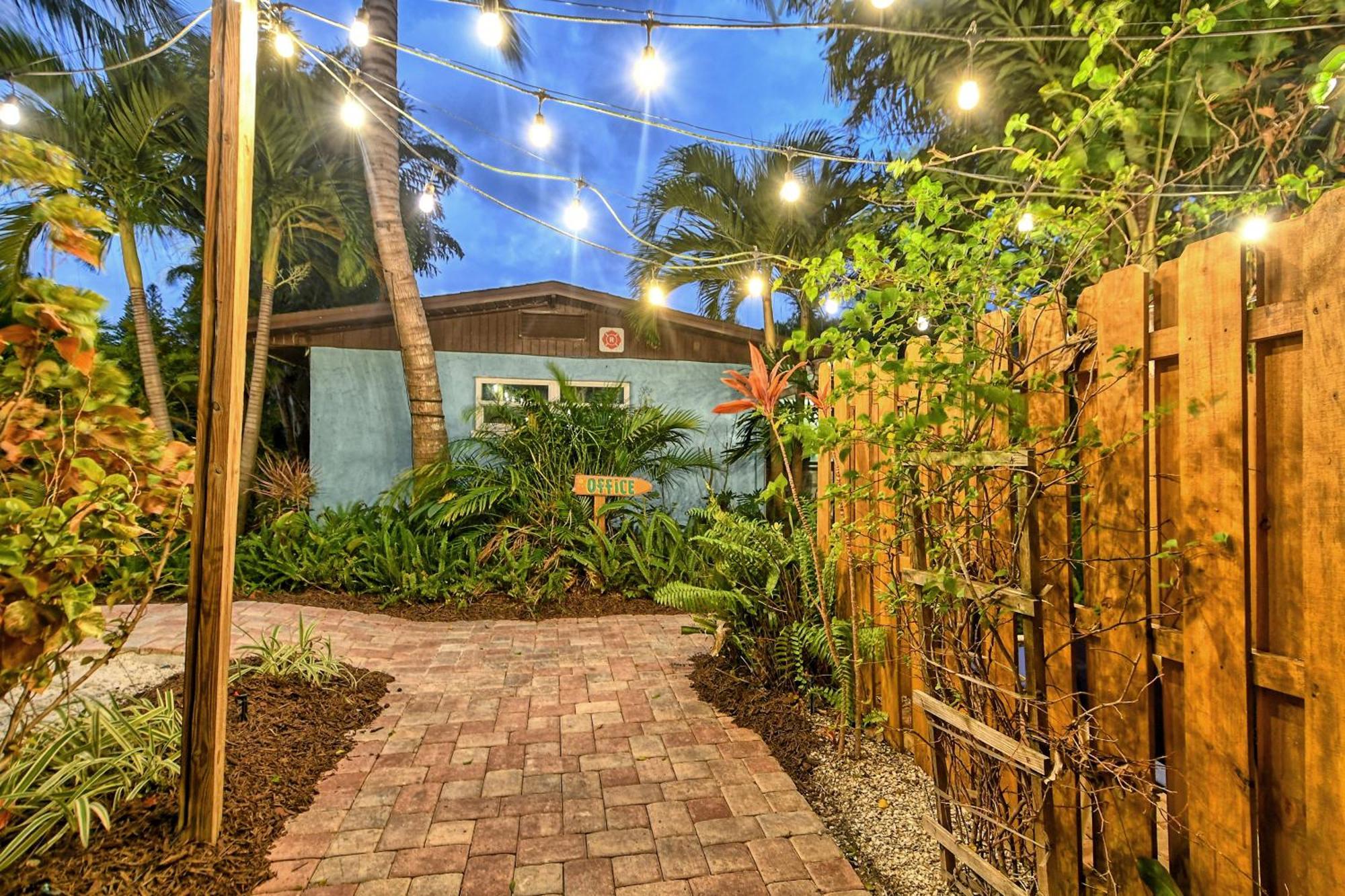 Siesta Key Palms Resort Point O'Rocks المظهر الخارجي الصورة